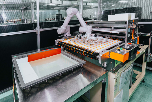 金屬網格自動化生產線 2.感測器裁切